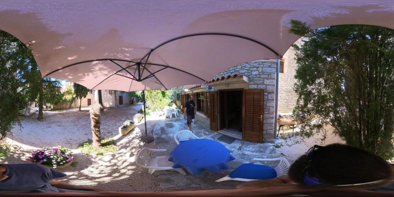 Srecko Appartement Bale Buitenkant foto